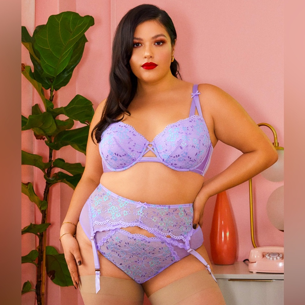 🆕NWT Lavender Savage X Fenty Garter